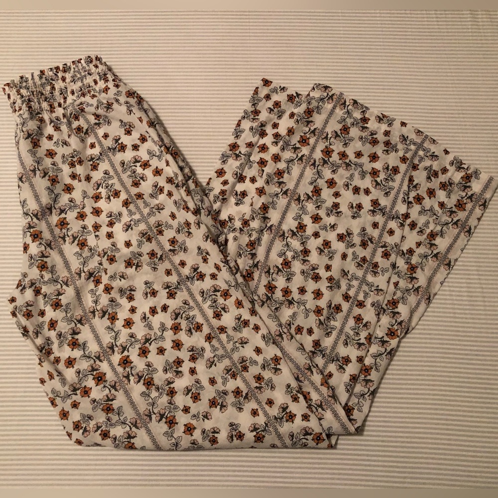 Jasmine & Ginger wide leg lounge pants | M | cream/floral